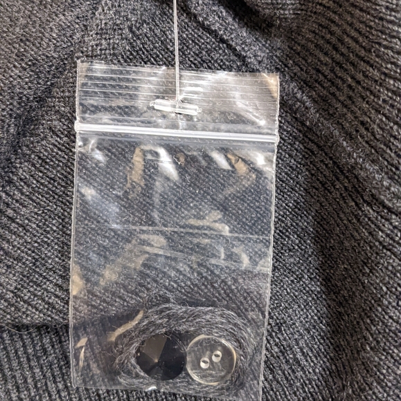 Vertical Design Gray Wool Cardigan With Removable Faux Fur Collar Size Large NWT - Picture 6 of 7